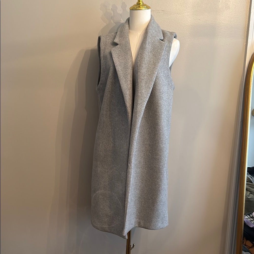 Love Tree Light Gray Sleeveless Vest